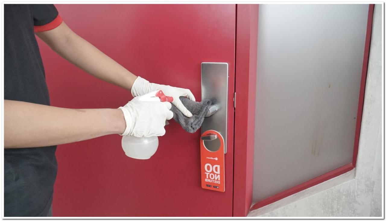 Reddoorz Plus @ Purwosari Surakarta  Exterior photo