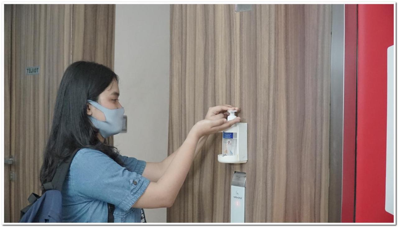 Reddoorz Plus @ Purwosari Surakarta  Exterior photo